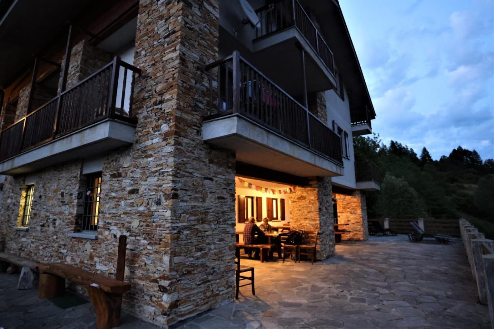 Bed and Breakfast La Misun De Ciafre Кастельдельфино Экстерьер фото